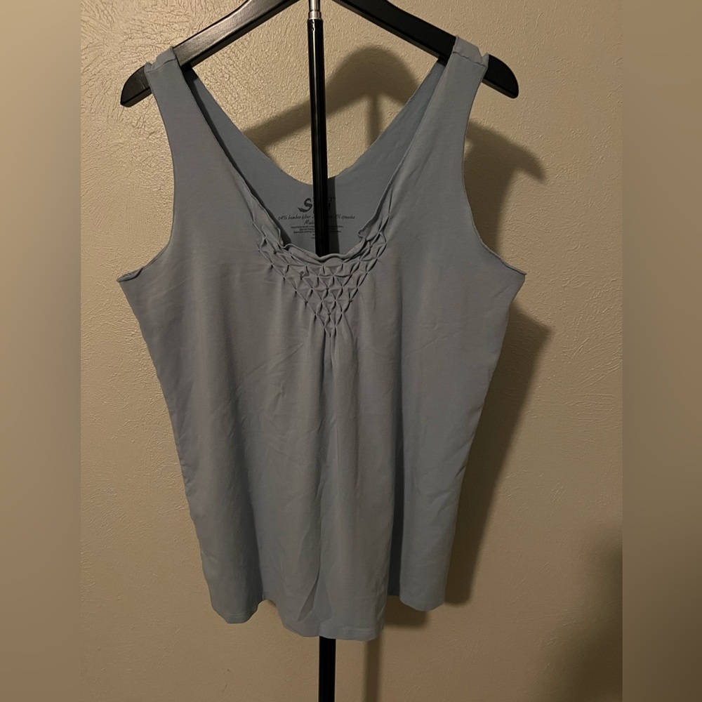 EUC Women’s Soma Spa Light Blue Tank Top with Textured Neckline Size Medium
